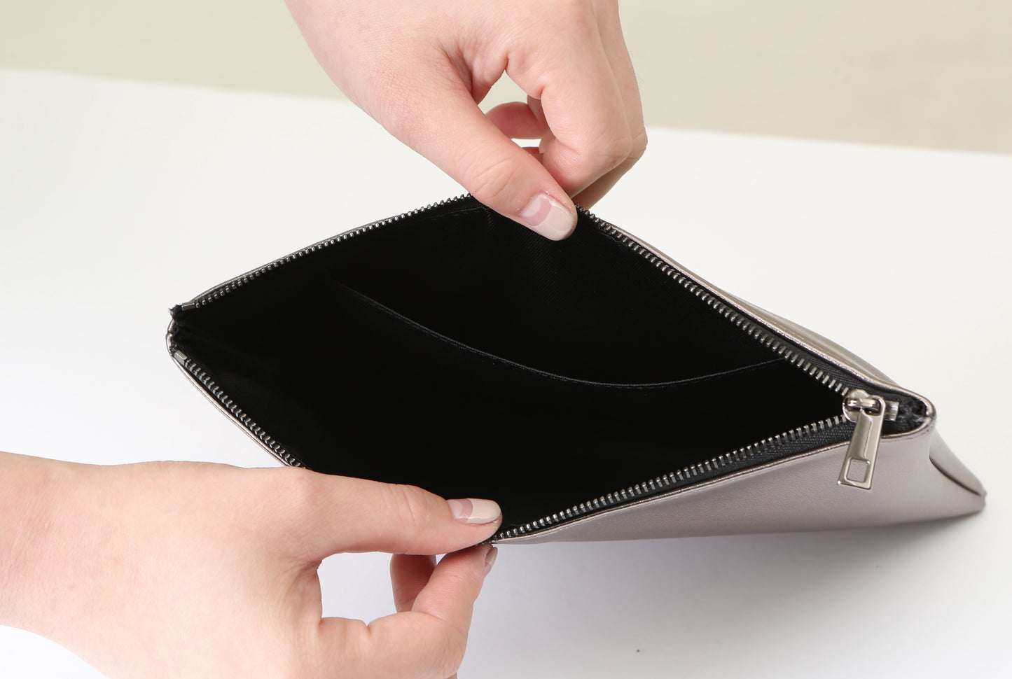 VLLR Pouch (Dark Silver)