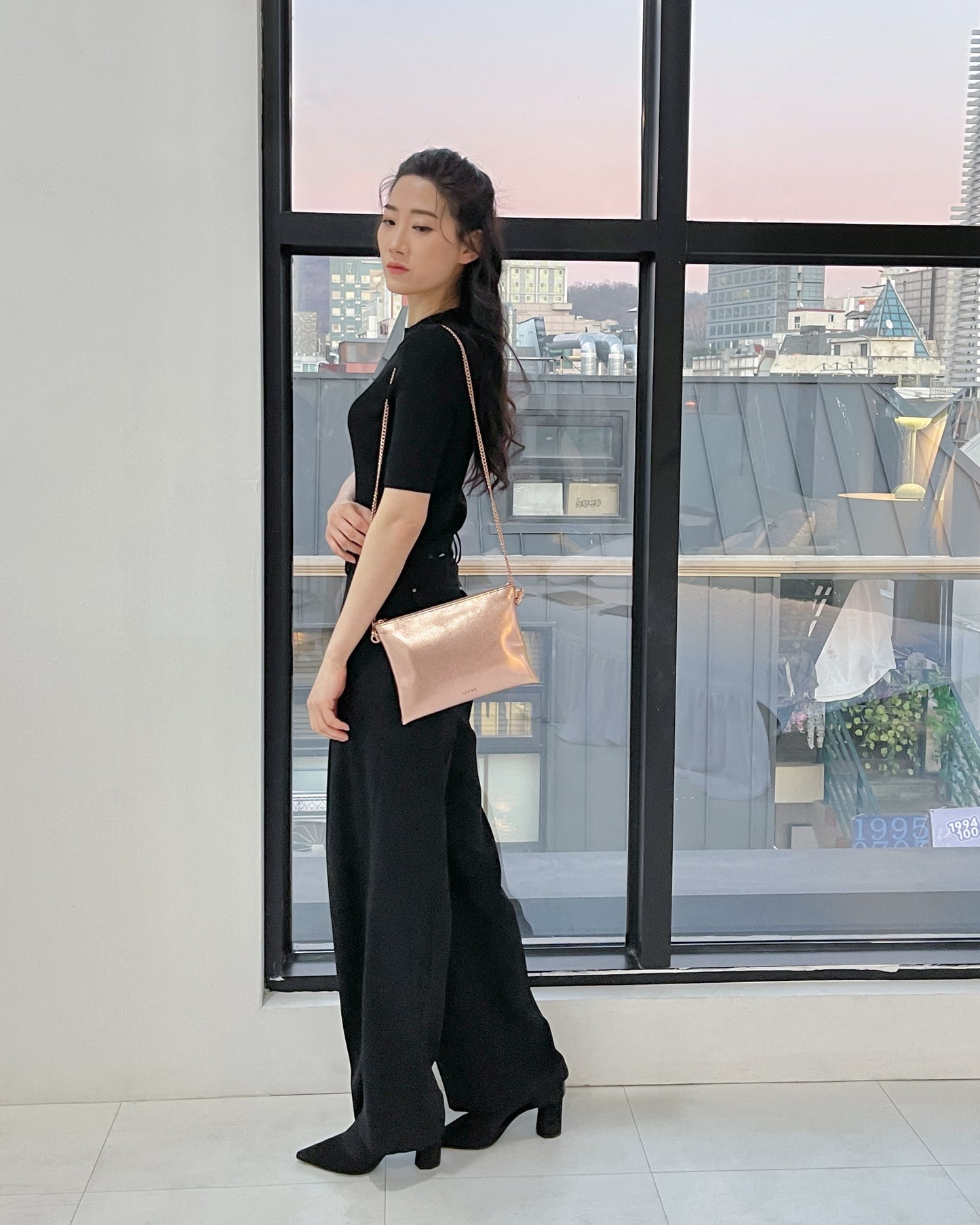 VLLR NY Pouch Bag (Rose Gold)